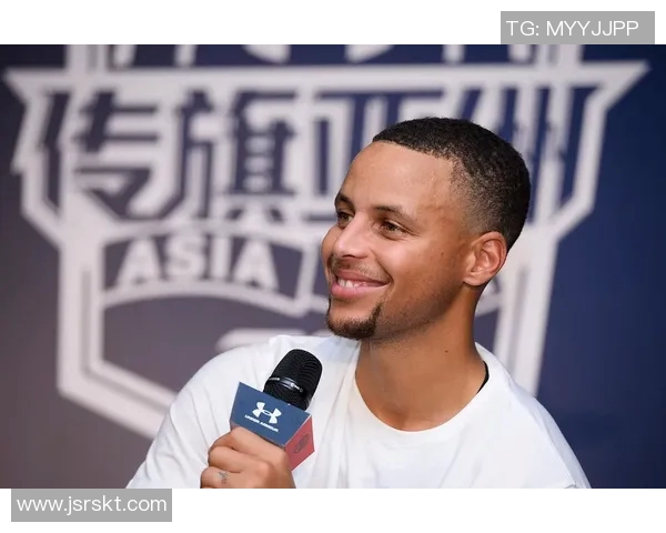 库里在足球界的影响力与成就分析及其与足球明星的关系探讨